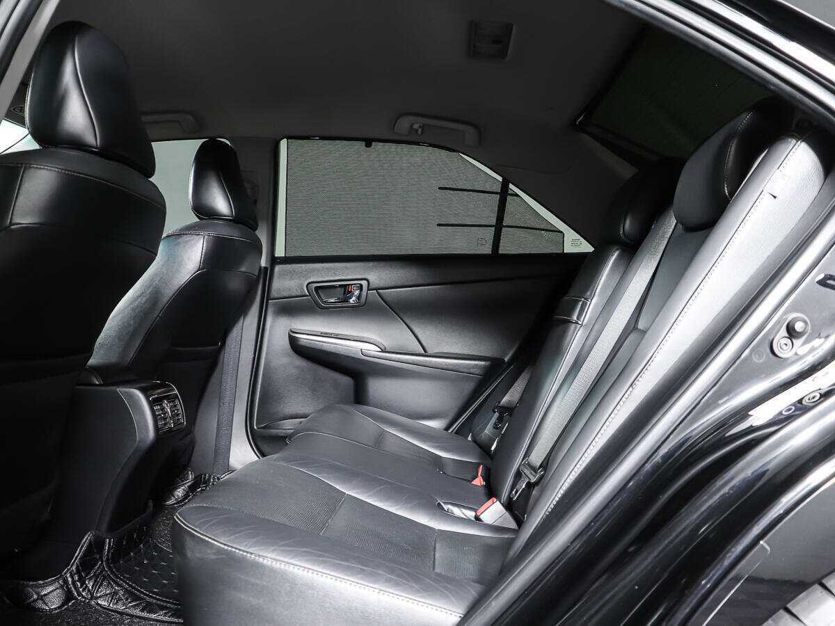 Toyota Camry с пробегом — 2015 год. Фото: #8