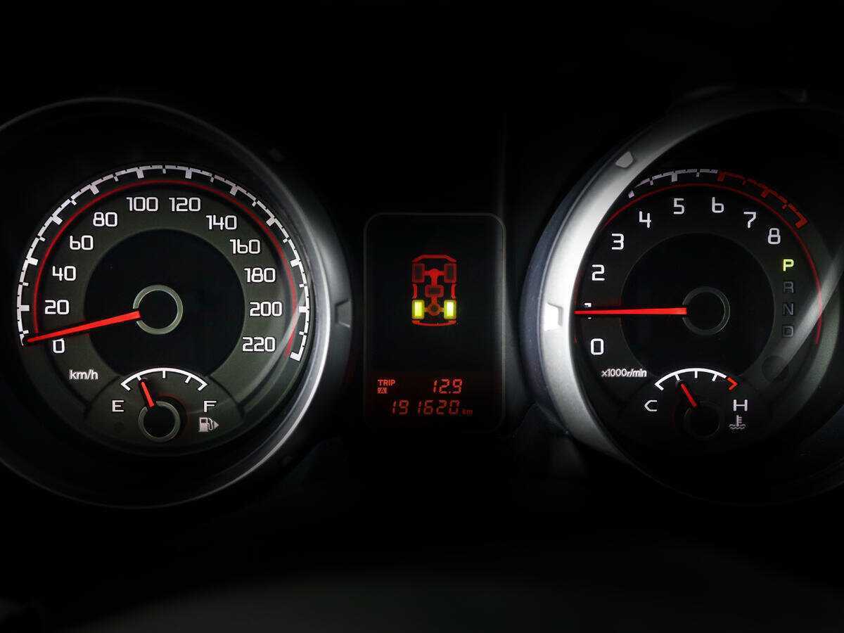 Mitsubishi Pajero с пробегом — 2012 год. Фото: #8