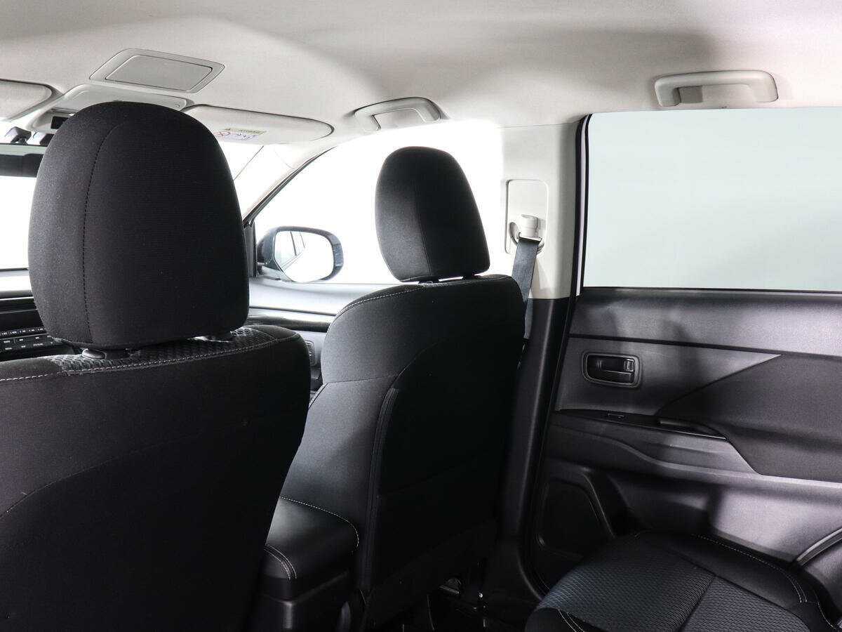 Mitsubishi Outlander с пробегом — 2020 год. Фото: #9