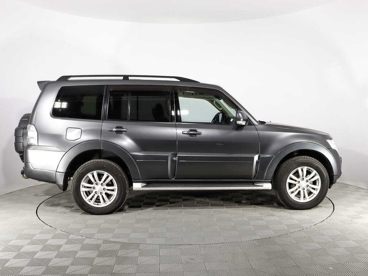 Mitsubishi Pajero с пробегом — 2012 год. Фото: #4