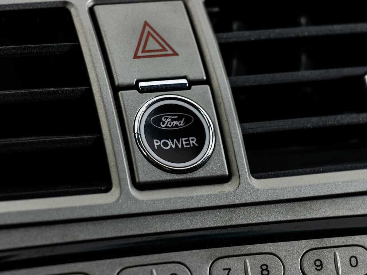 Ford Kuga с пробегом — 2012 год. Фото: #14