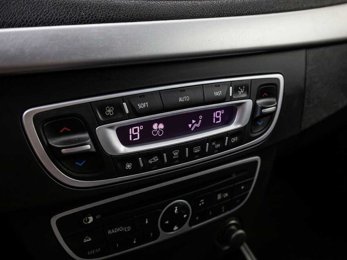 Renault Megane с пробегом — 2012 год. Фото: #14