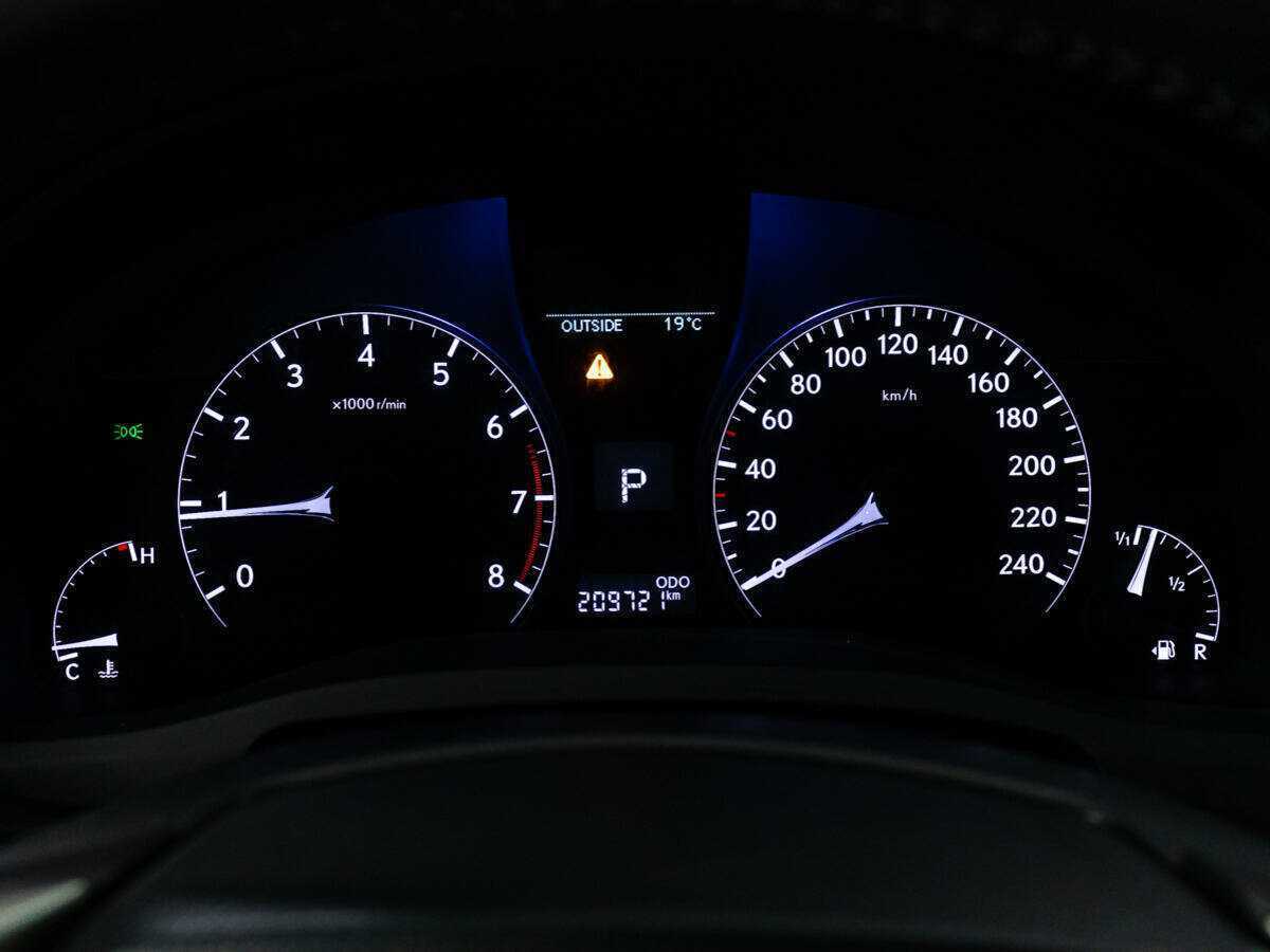 Lexus RX с пробегом — 2012 год. Фото: #10