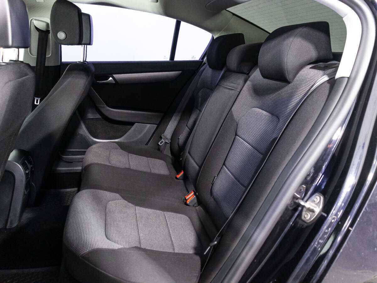 Volkswagen Passat с пробегом — 2013 год. Фото: #9