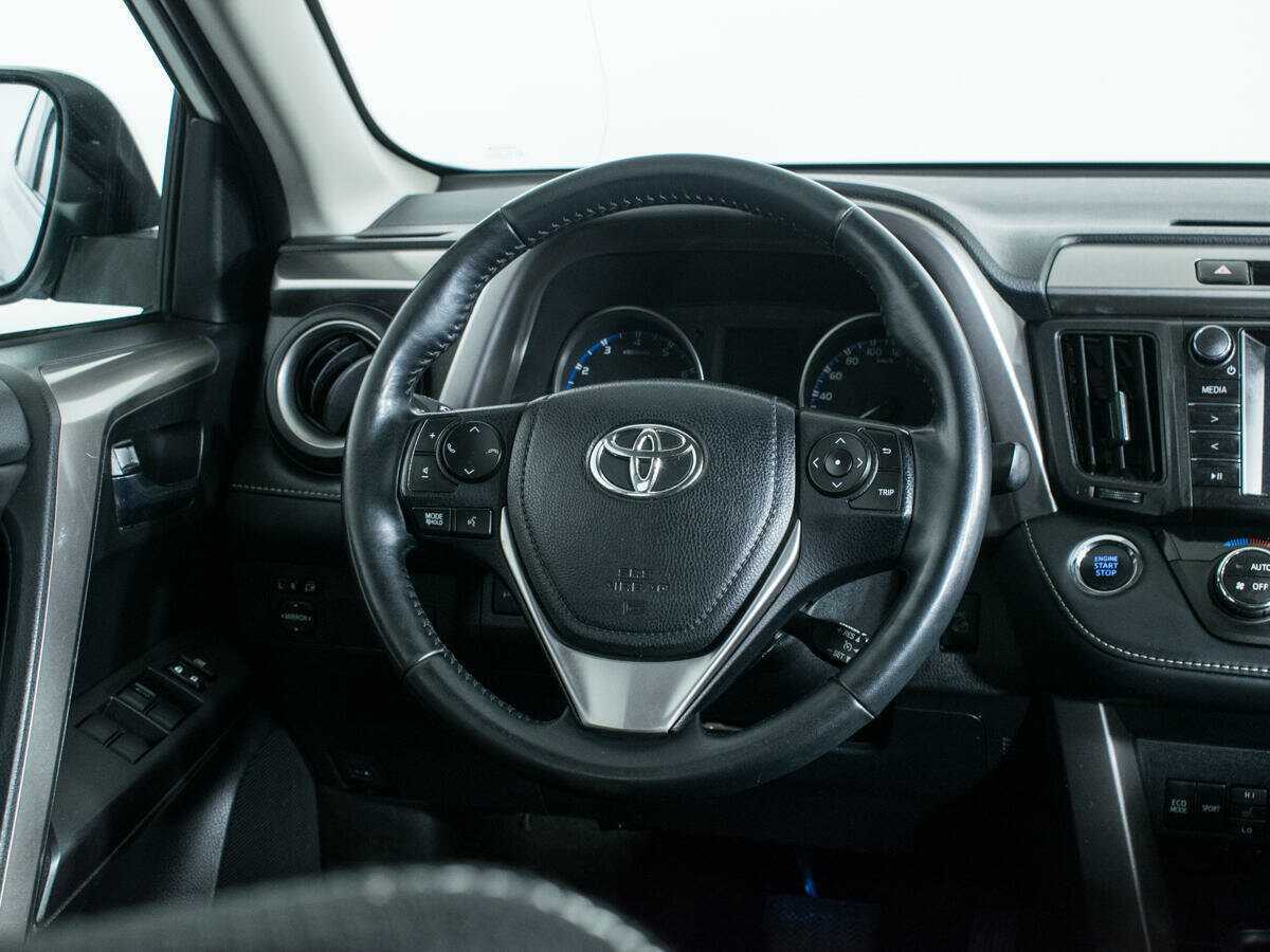 Toyota RAV4 с пробегом — 2019 год. Фото: #14