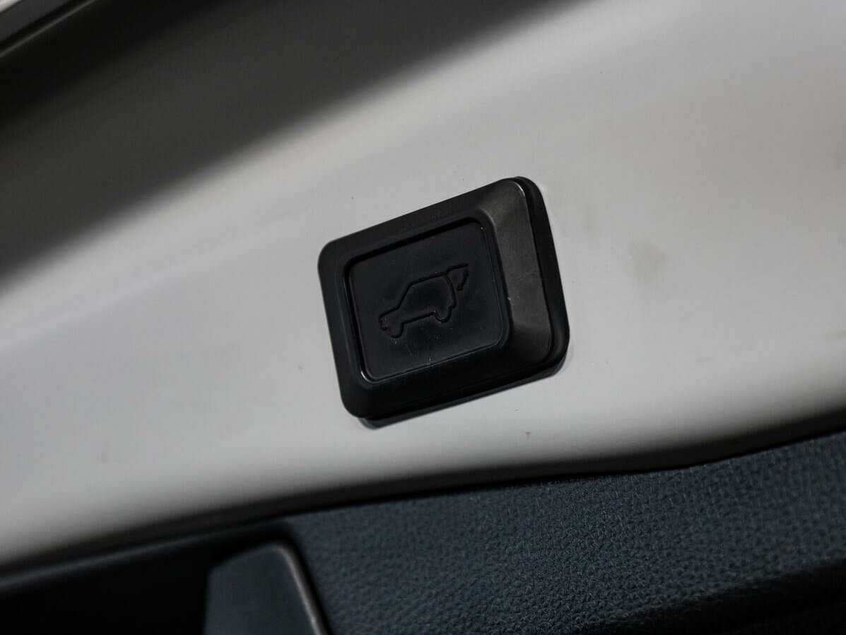 Toyota RAV4 с пробегом — 2020 год. Фото: #19