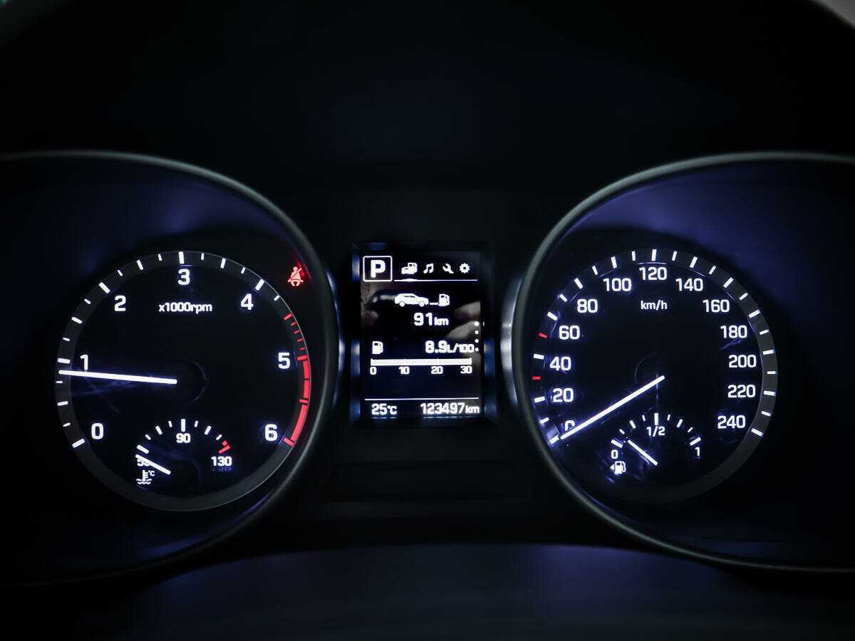 Hyundai Santa Fe с пробегом — 2016 год. Фото: #9