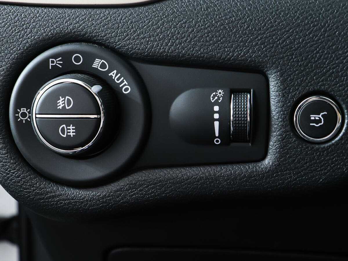 Jeep Cherokee с пробегом — 2014 год. Фото: #16