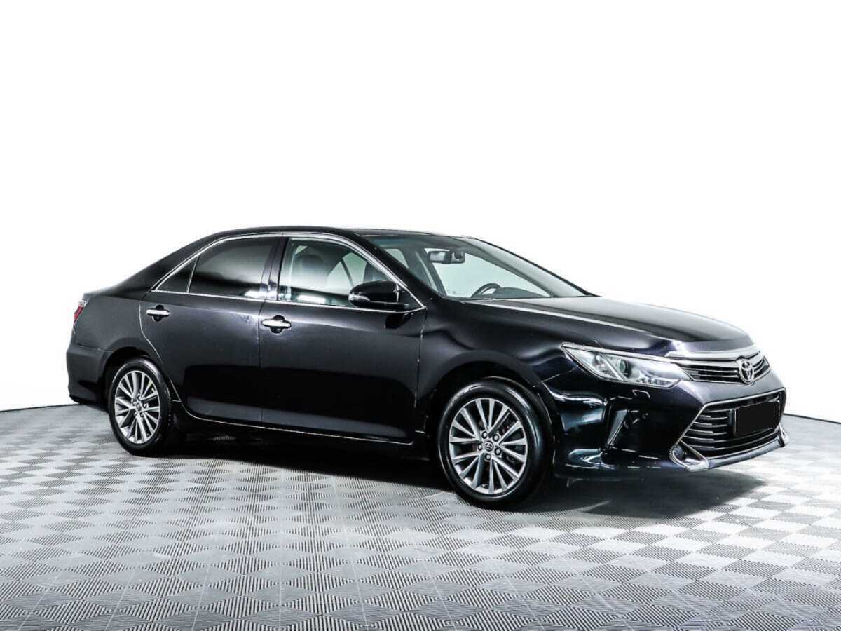 Toyota Camry с пробегом — 2016 год. Фото: #1