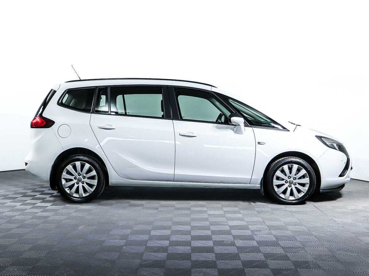 Opel Zafira с пробегом — 2014 год. Фото: #2