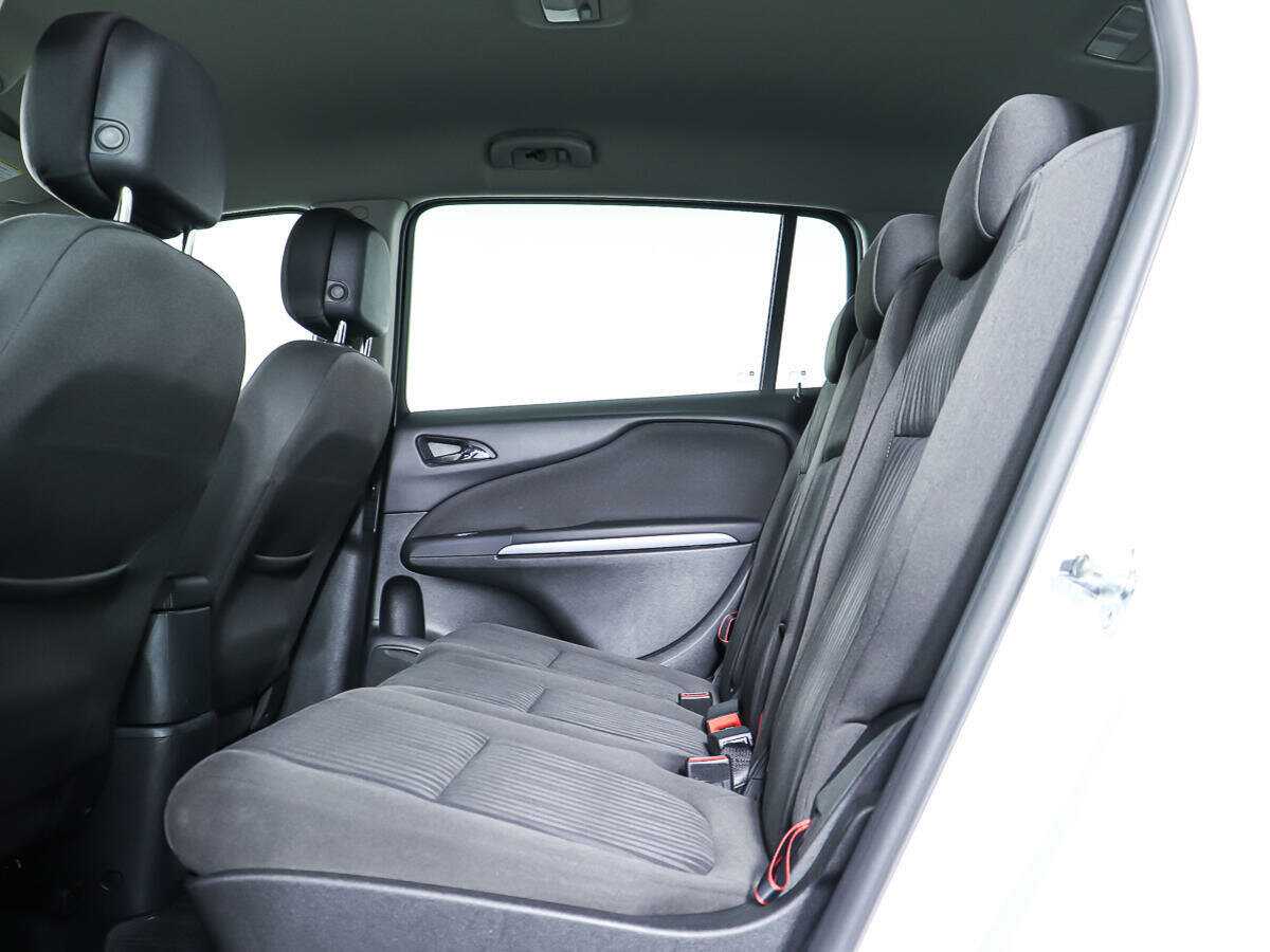 Opel Zafira с пробегом — 2014 год. Фото: #8