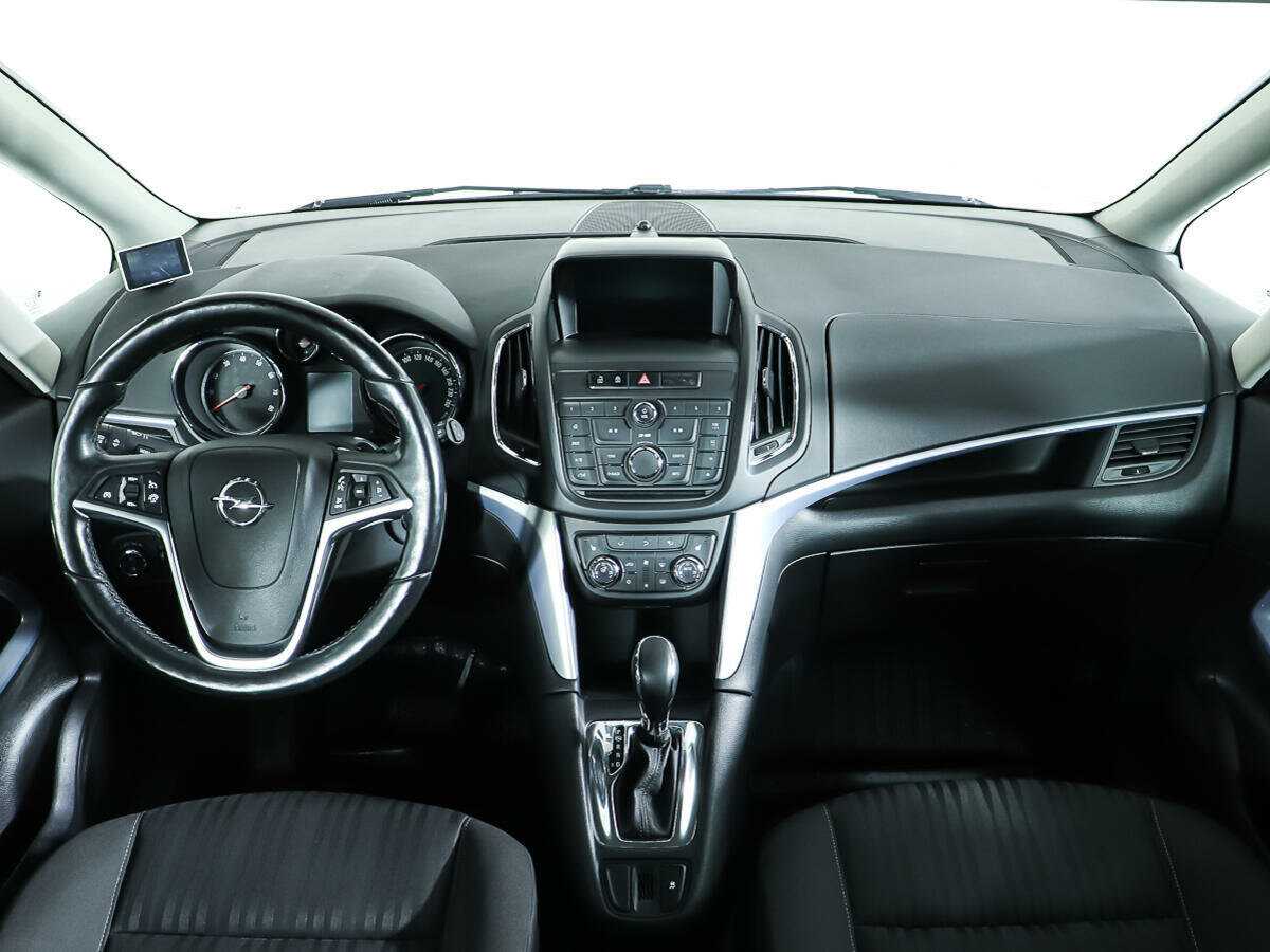 Opel Zafira с пробегом — 2014 год. Фото: #9