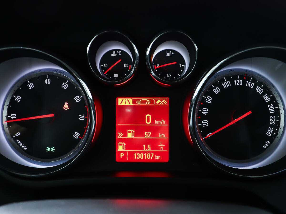 Opel Zafira с пробегом — 2014 год. Фото: #12