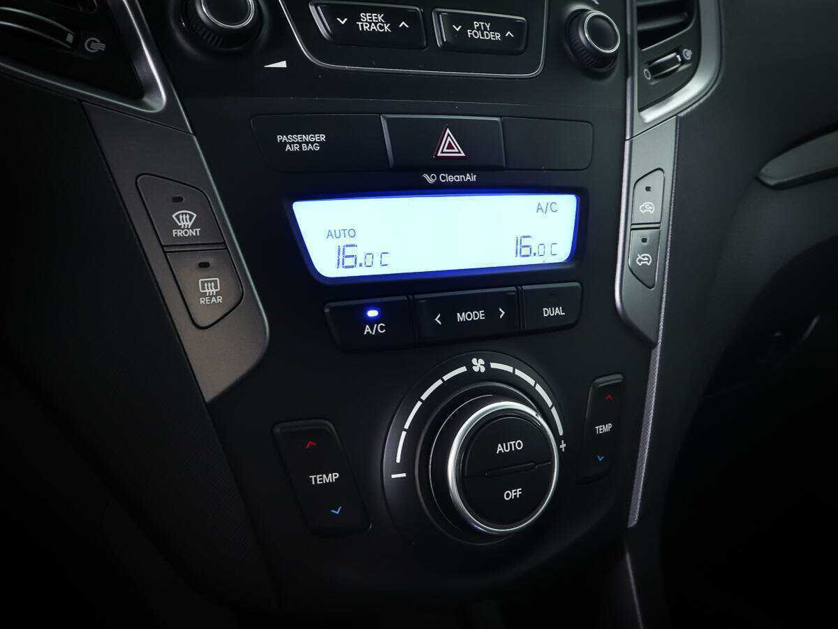 Hyundai Santa Fe с пробегом — 2012 год. Фото: #11