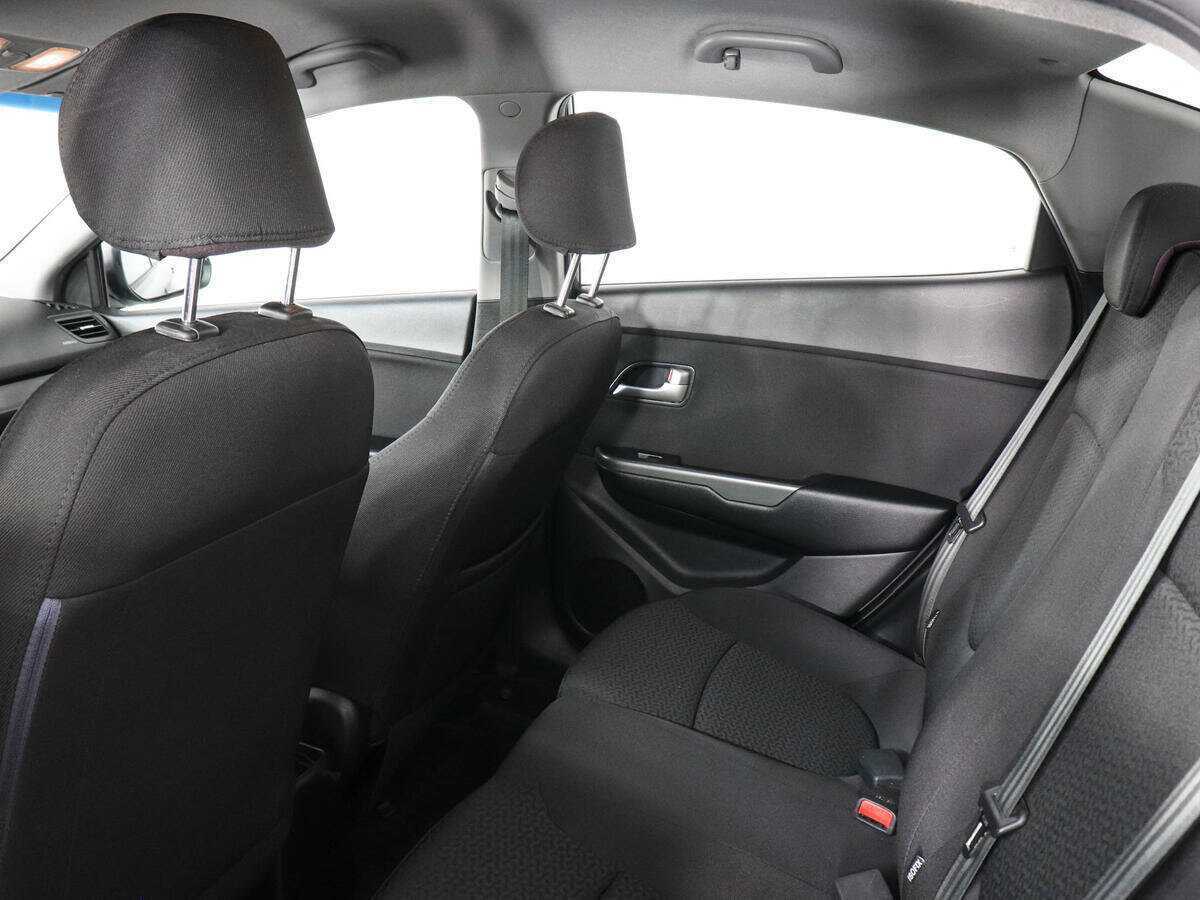 Kia Rio с пробегом — 2013 год. Фото: #11