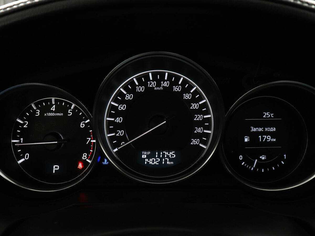 Mazda 6 с пробегом — 2015 год. Фото: #10