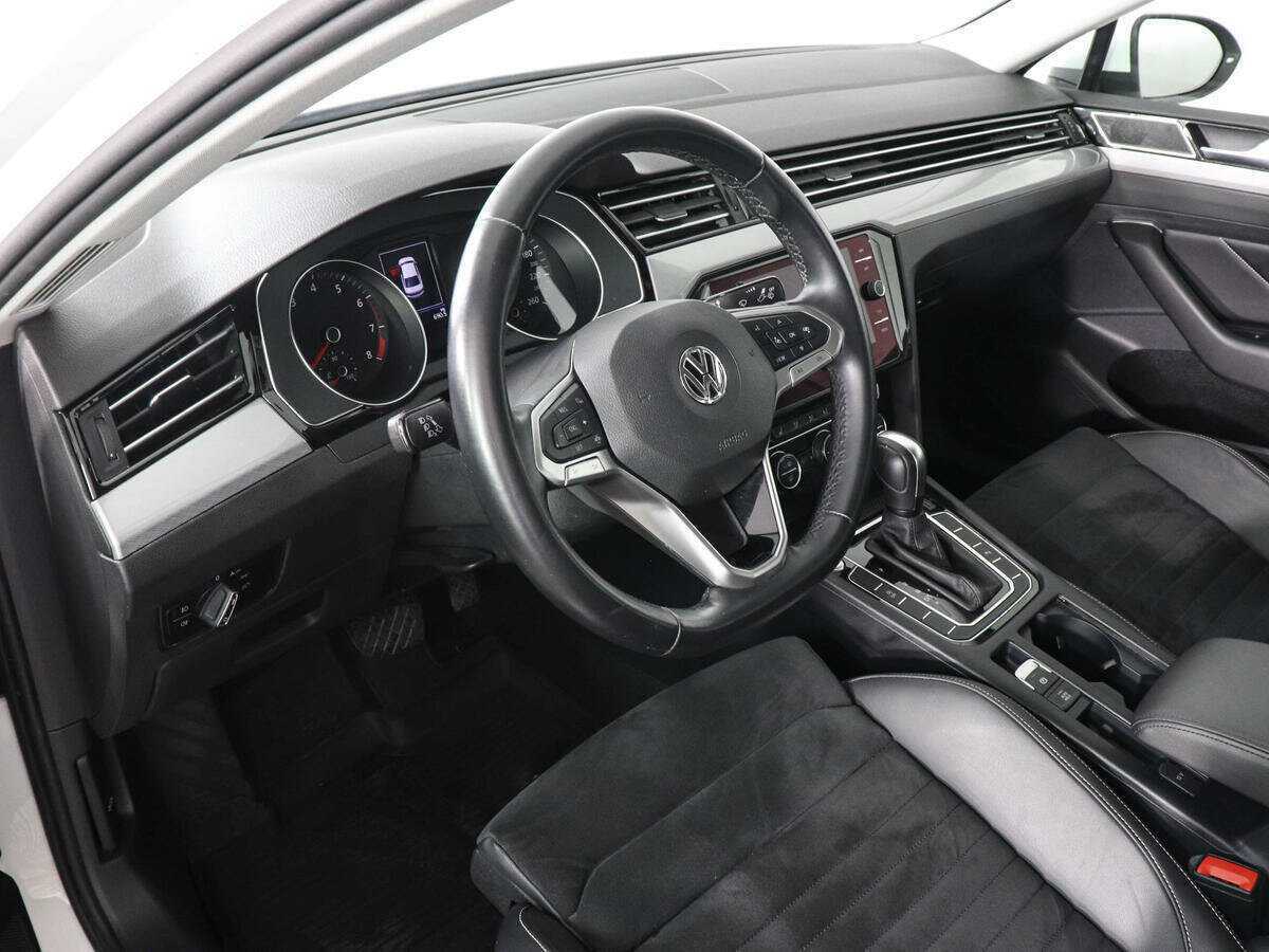 Volkswagen Passat с пробегом — 2020 год. Фото: #8