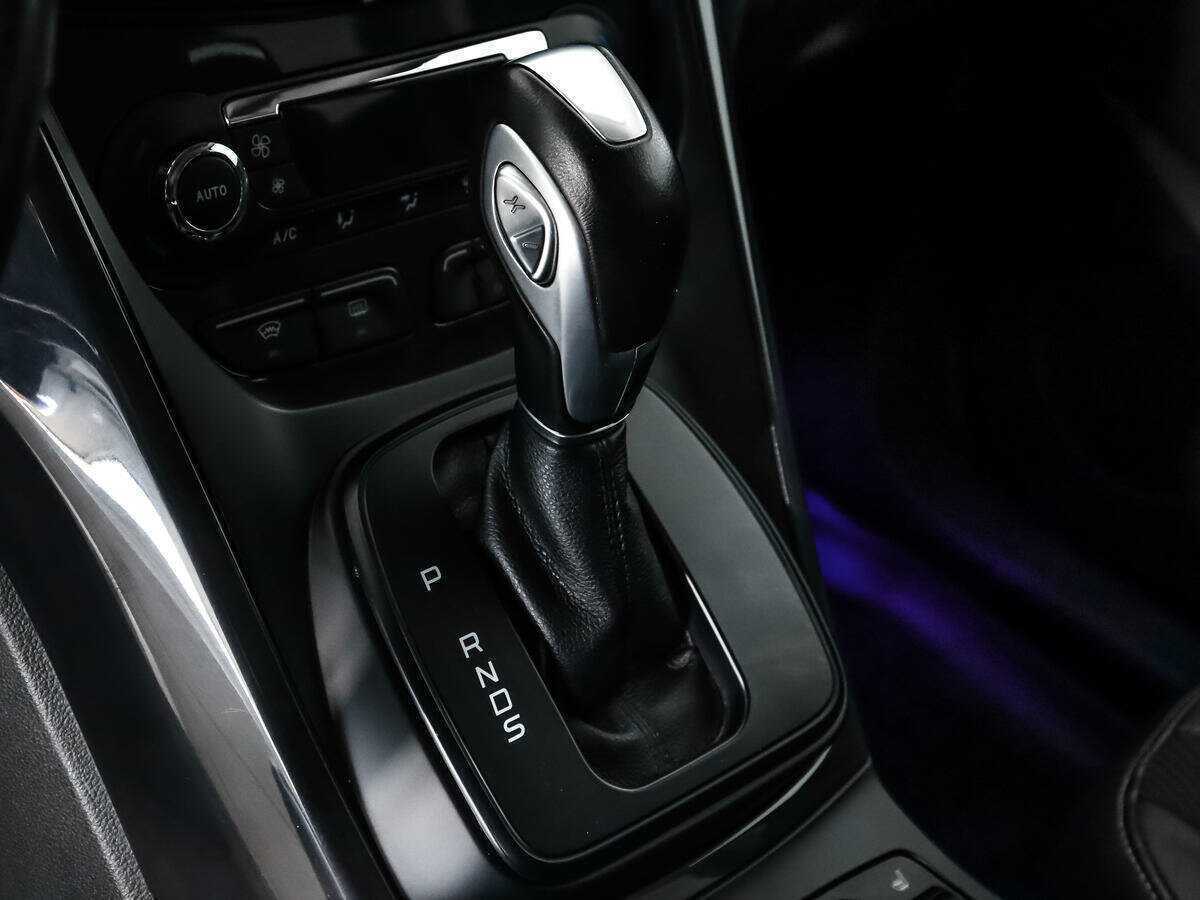 Ford Kuga с пробегом — 2014 год. Фото: #9