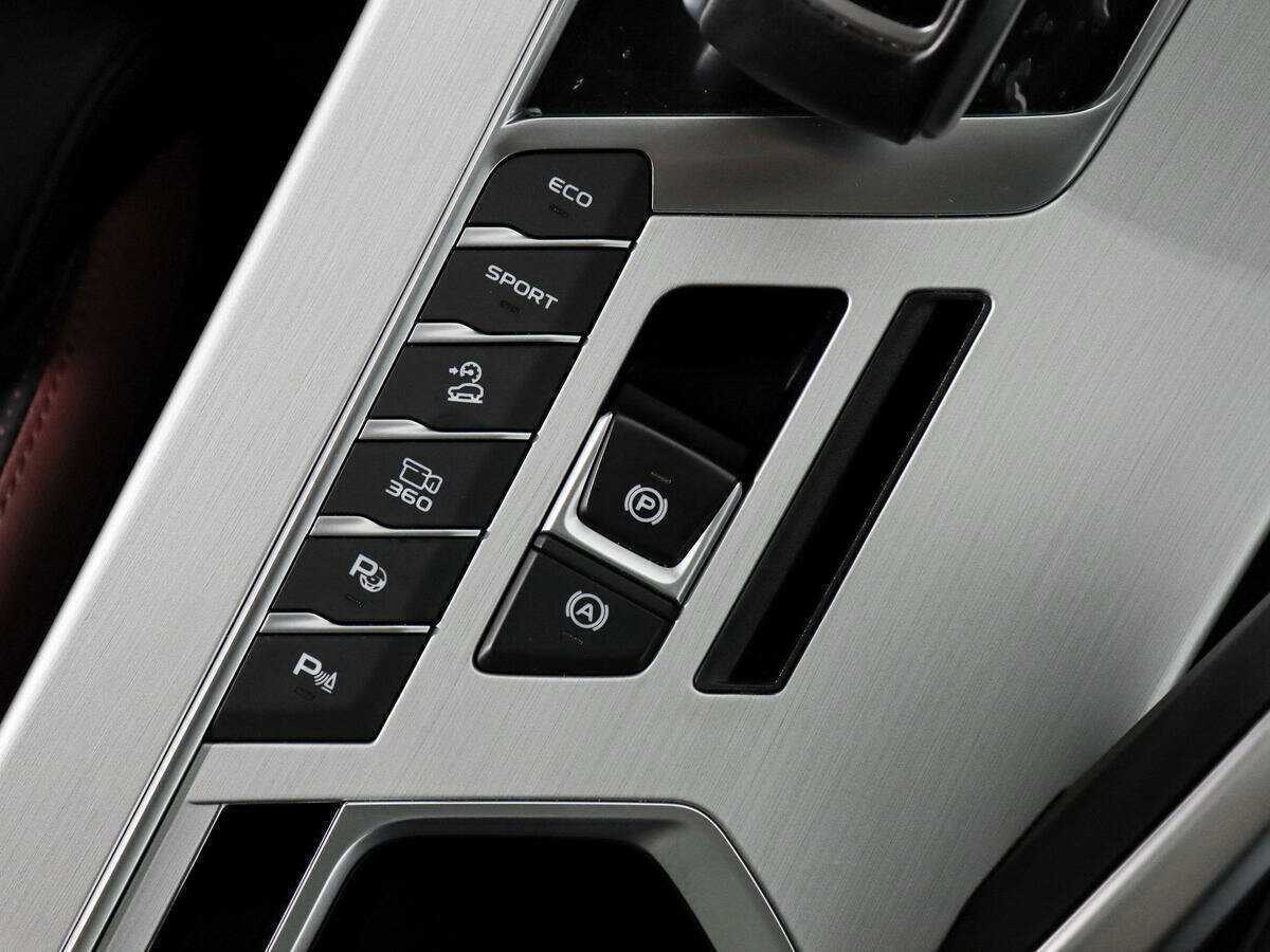 Geely Coolray с пробегом — 2022 год. Фото: #9