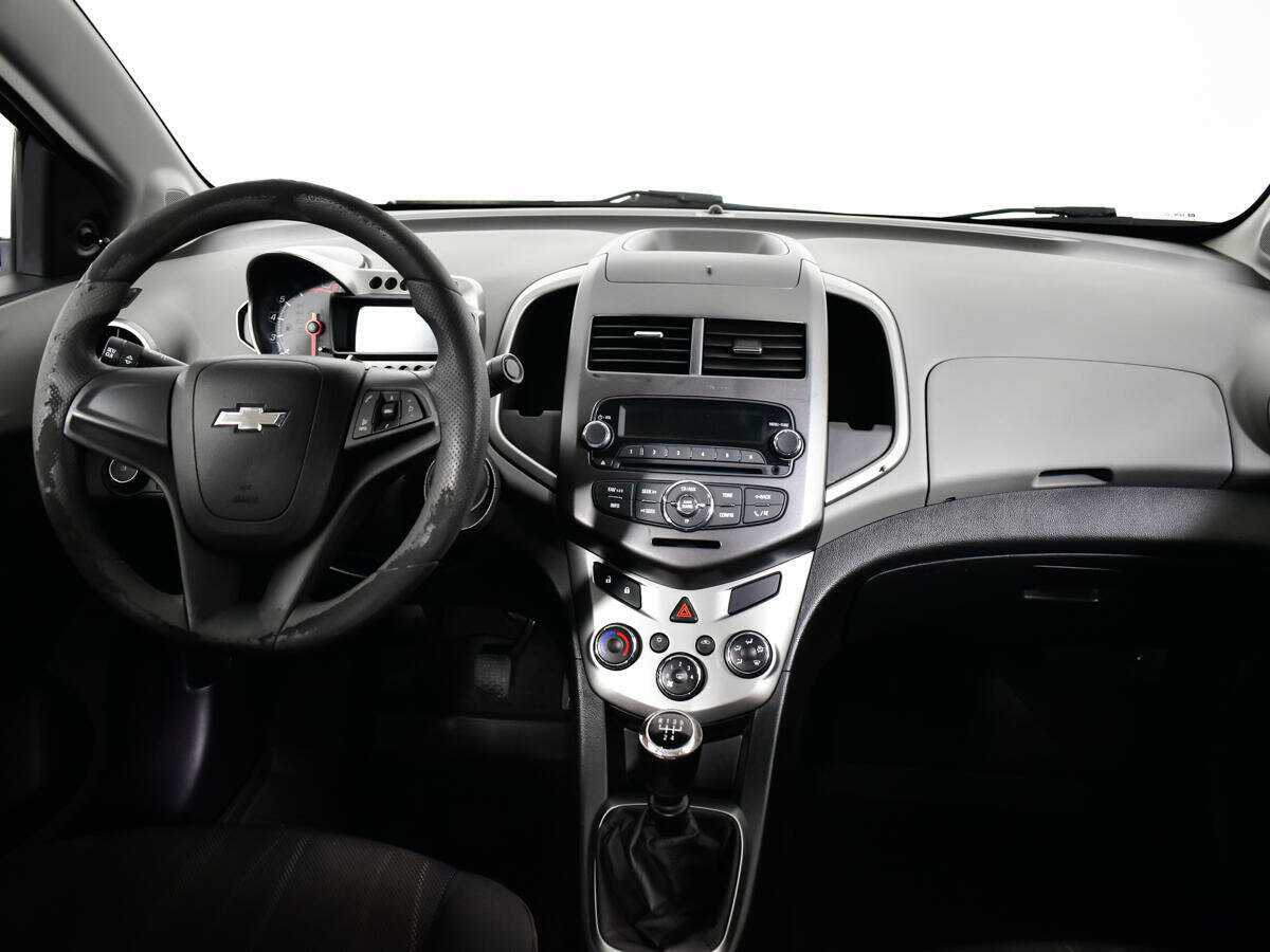 Chevrolet Aveo с пробегом — 2014 год. Фото: #9