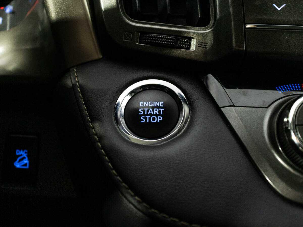 Toyota RAV4 с пробегом — 2013 год. Фото: #18