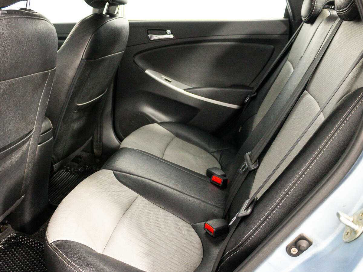 Hyundai Solaris с пробегом — 2012 год. Фото: #10