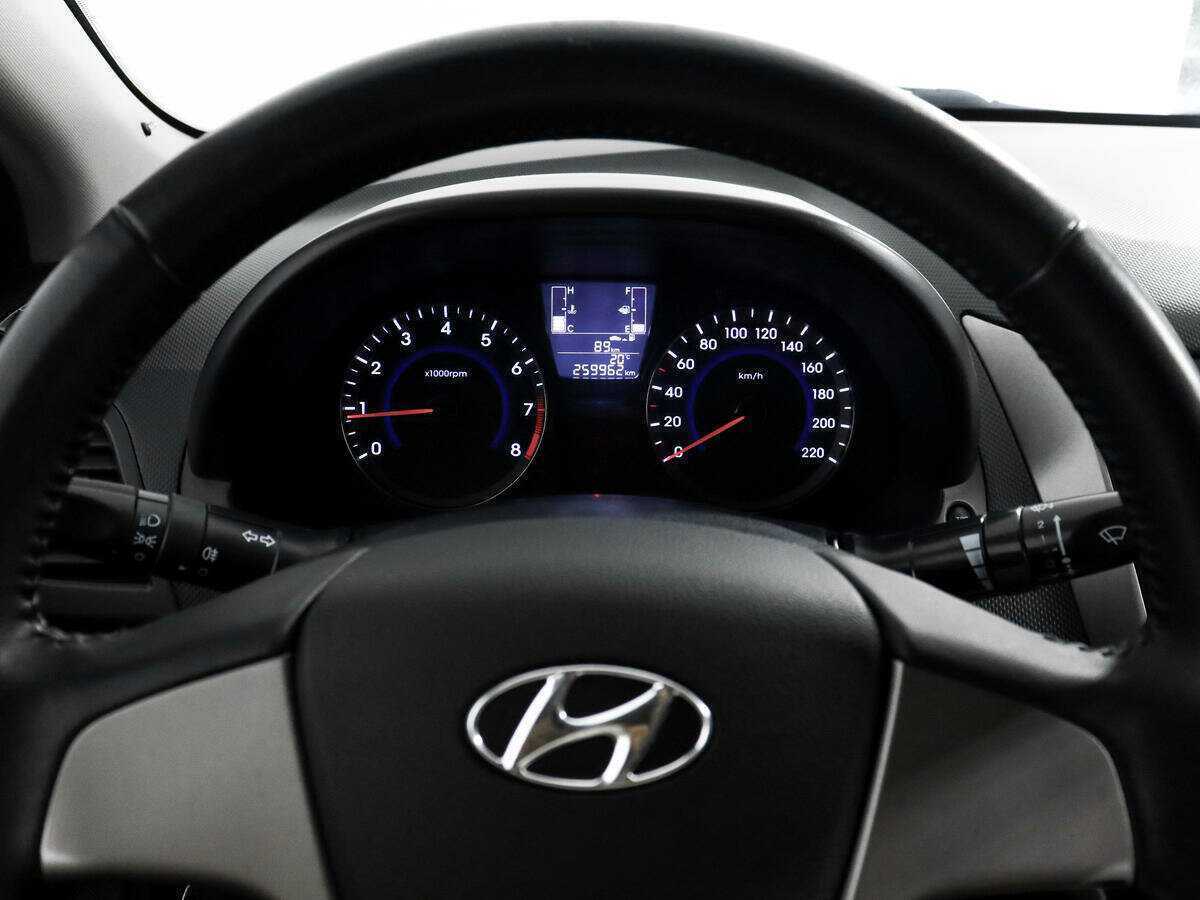 Hyundai Solaris с пробегом — 2014 год. Фото: #14