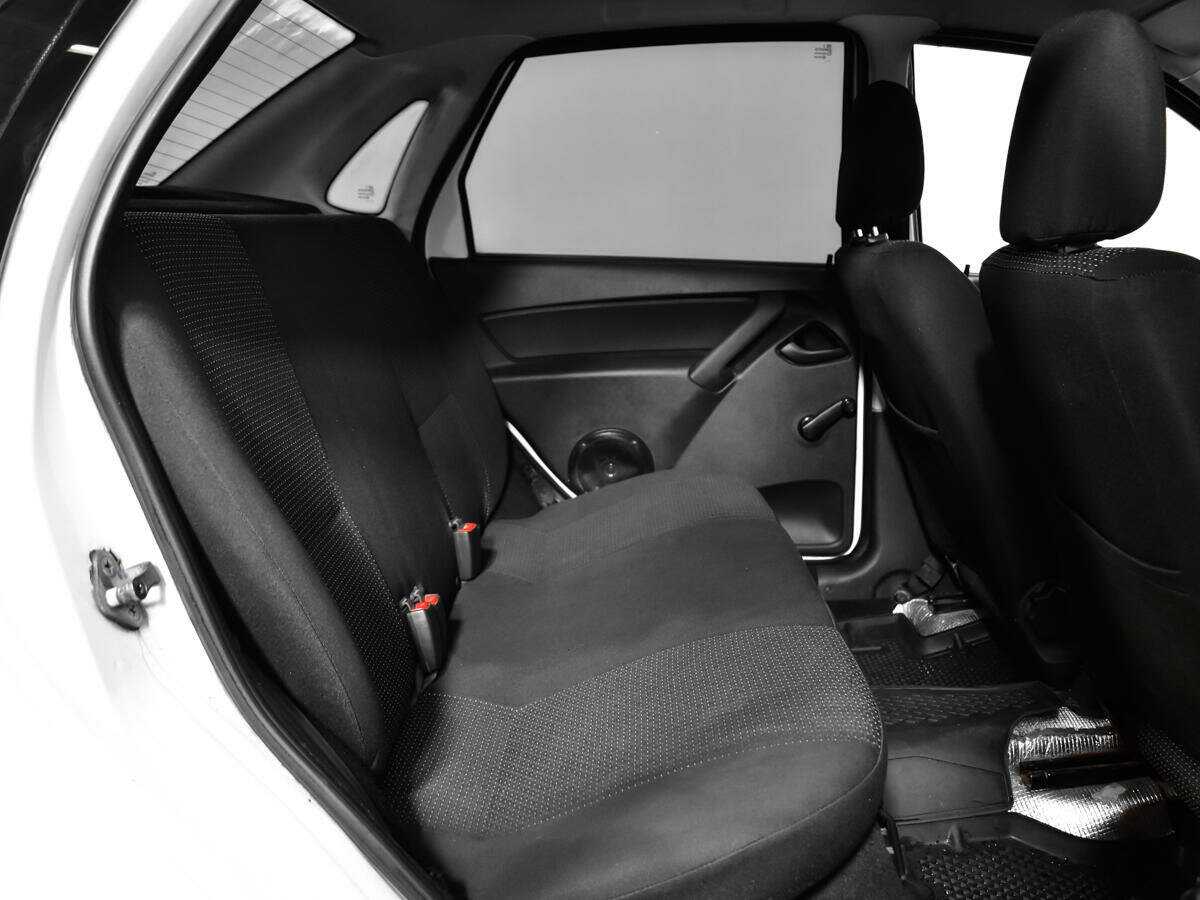 Lada (ВАЗ) Granta с пробегом — 2013 год. Фото: #8