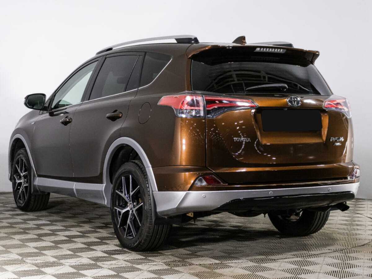 Toyota RAV4 с пробегом — 2016 год. Фото: #6