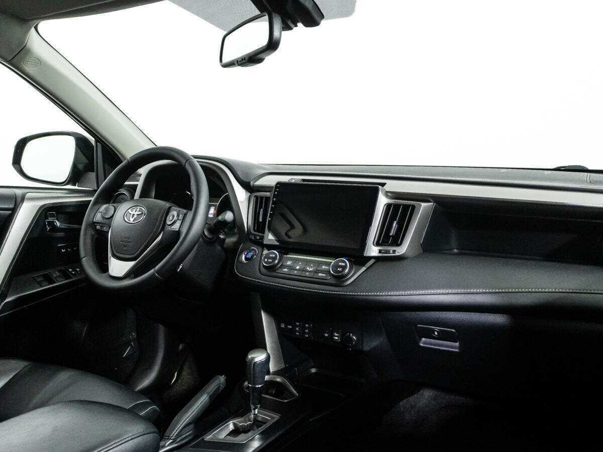 Toyota RAV4 с пробегом — 2016 год. Фото: #8