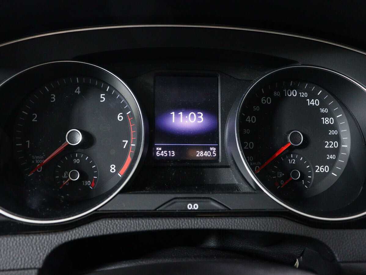 Volkswagen Passat с пробегом — 2019 год. Фото: #8