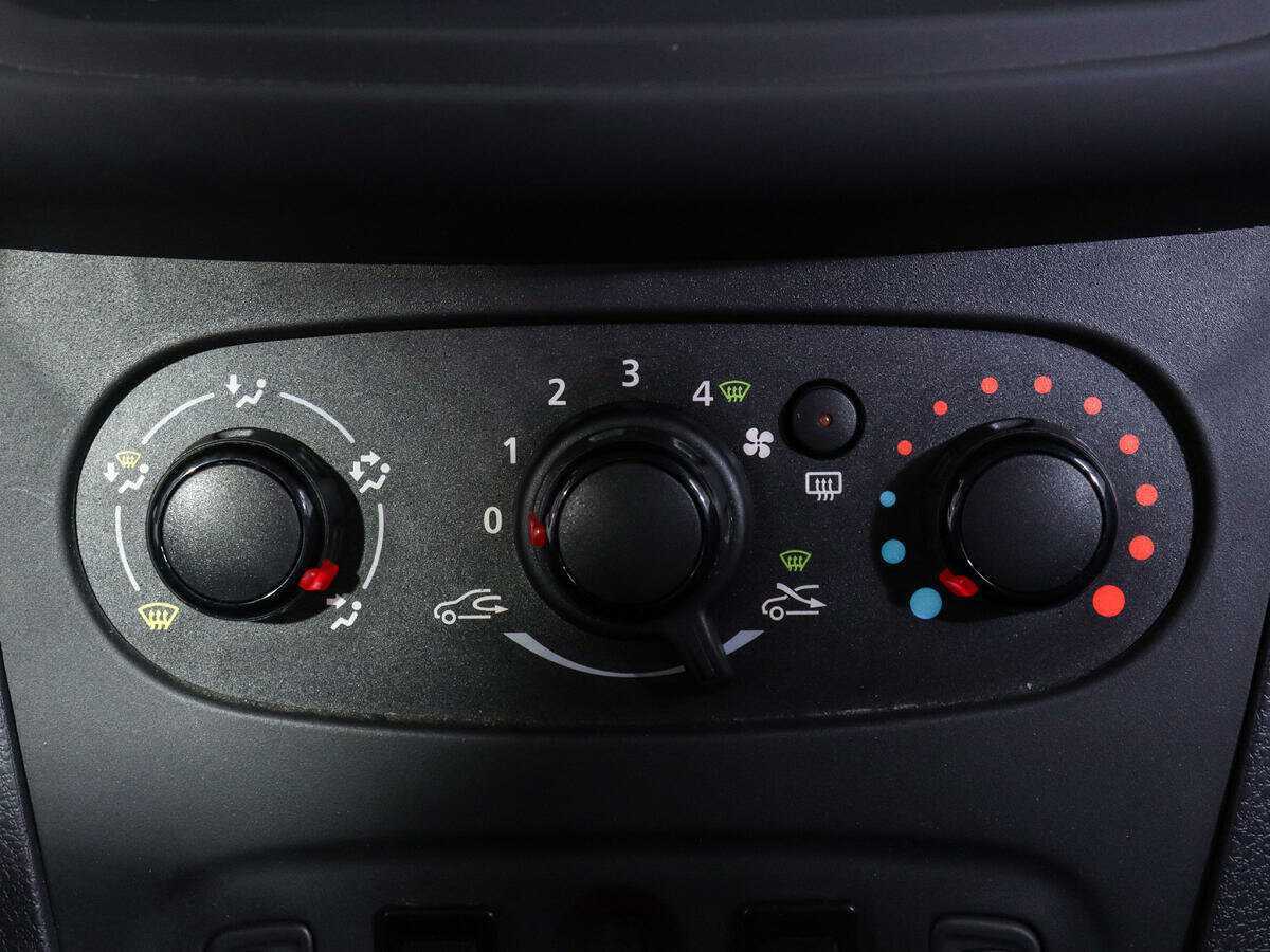 Renault Sandero с пробегом — 2019 год. Фото: #15