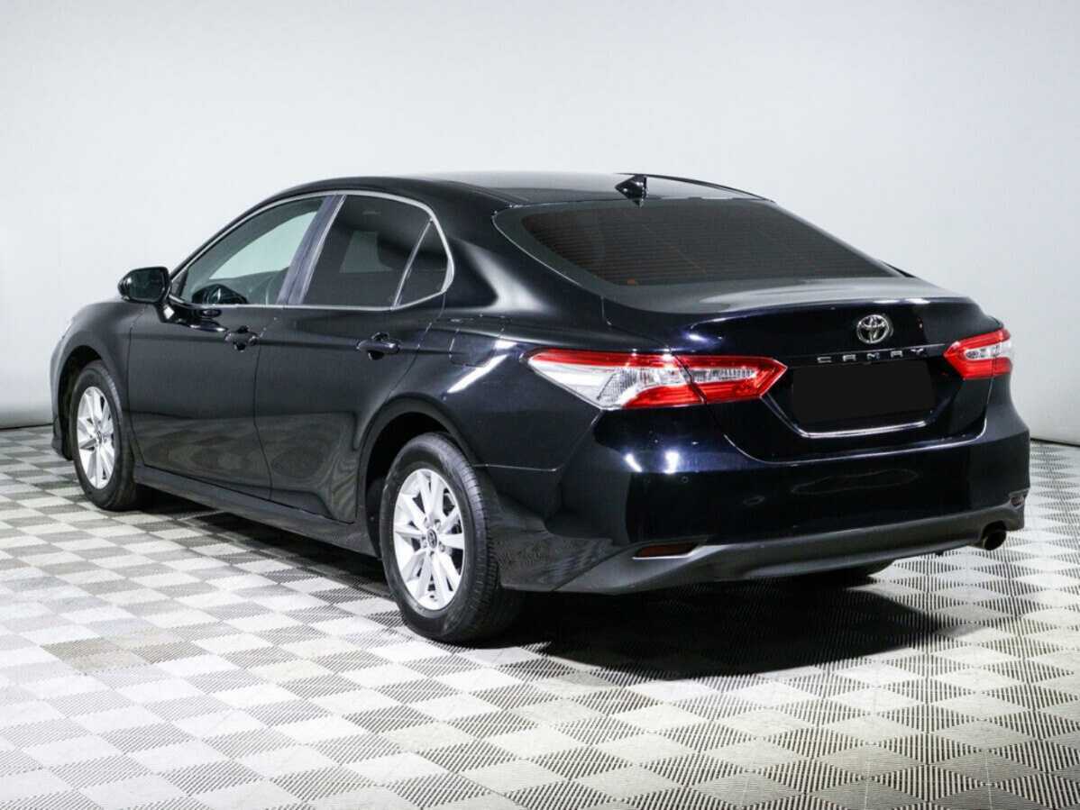 Toyota Camry с пробегом — 2019 год. Фото: #6