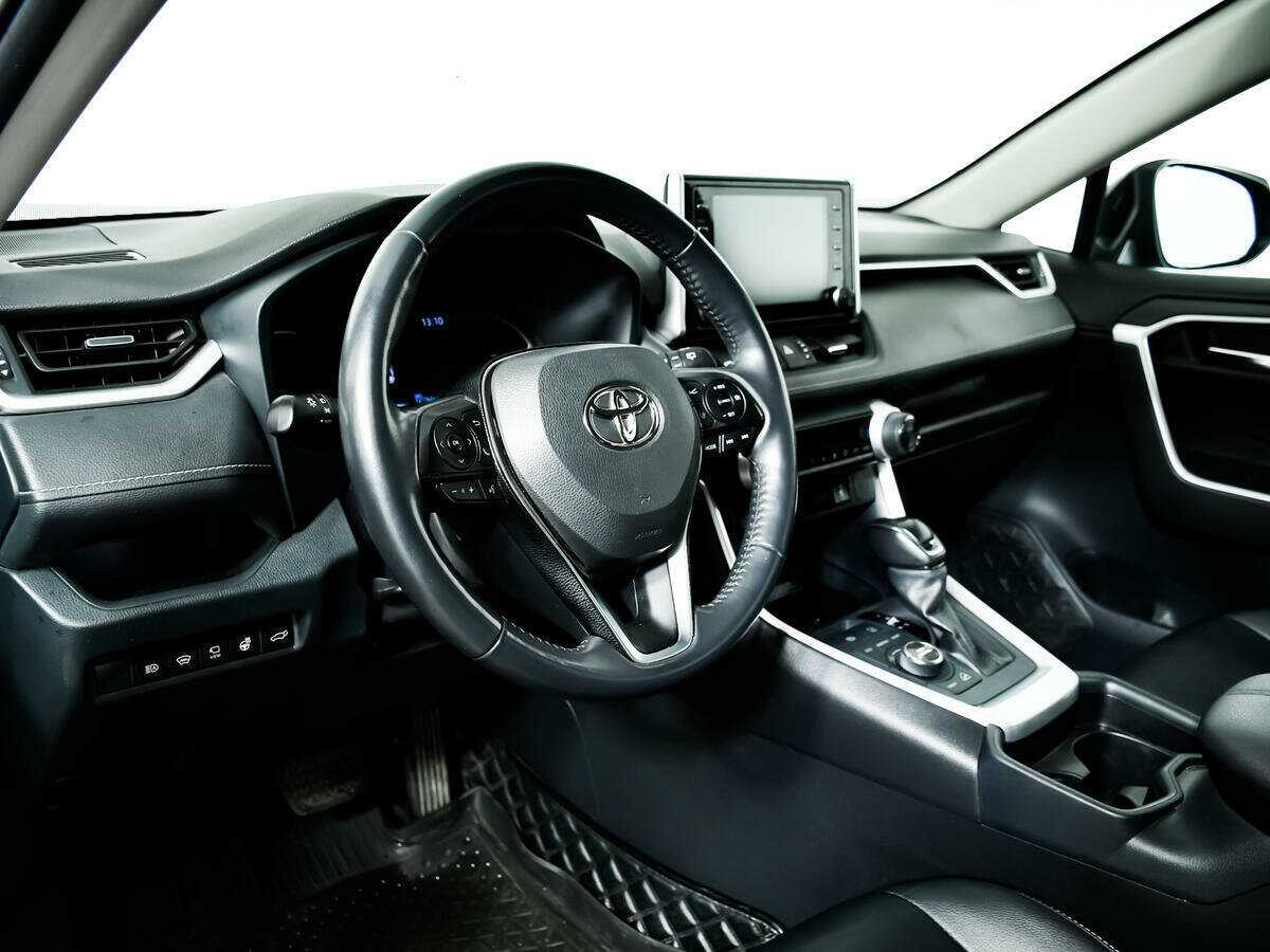 Toyota RAV4 с пробегом — 2020 год. Фото: #12