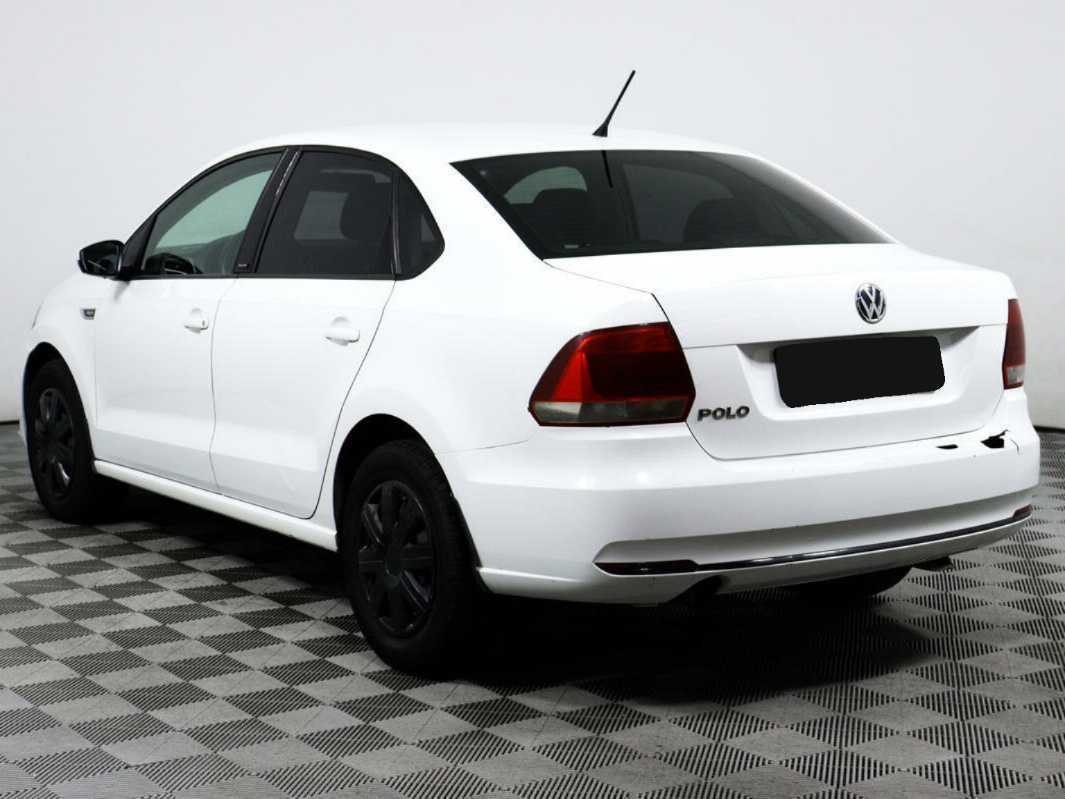 Volkswagen Polo с пробегом — 2016 год. Фото: #6