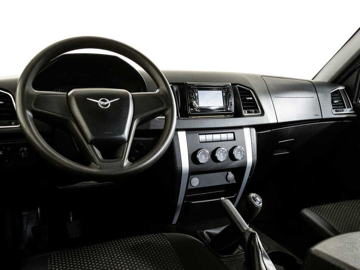 УАЗ Patriot с пробегом — 2017 год. Фото: #8