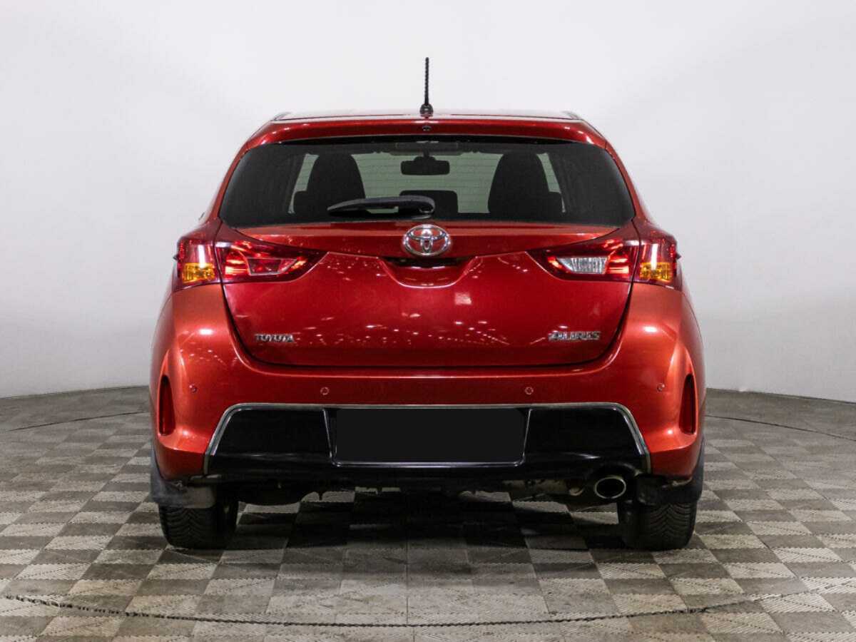 Toyota Auris с пробегом — 2013 год. Фото: #5