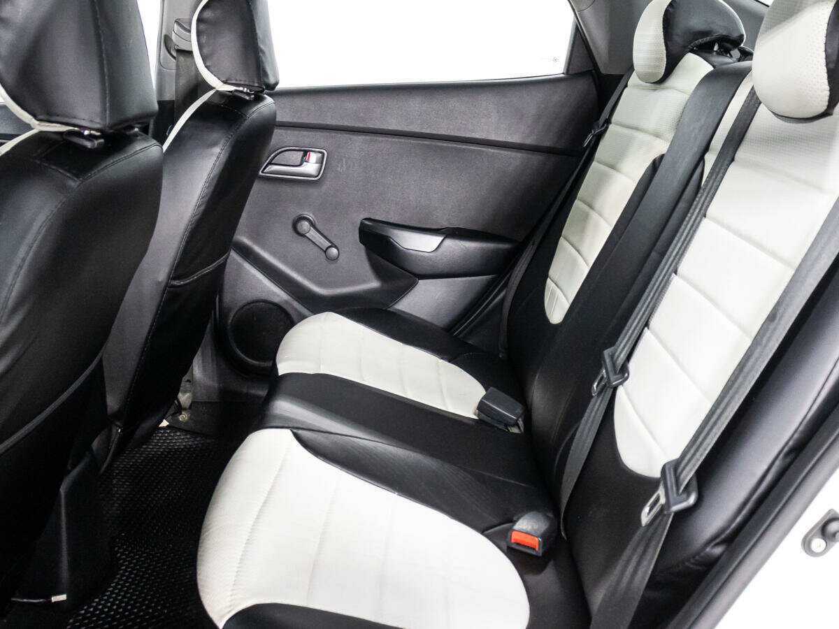 Kia Rio с пробегом — 2012 год. Фото: #9