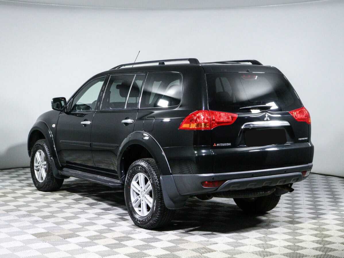 Mitsubishi Pajero Sport с пробегом — 2012 год. Фото: #4