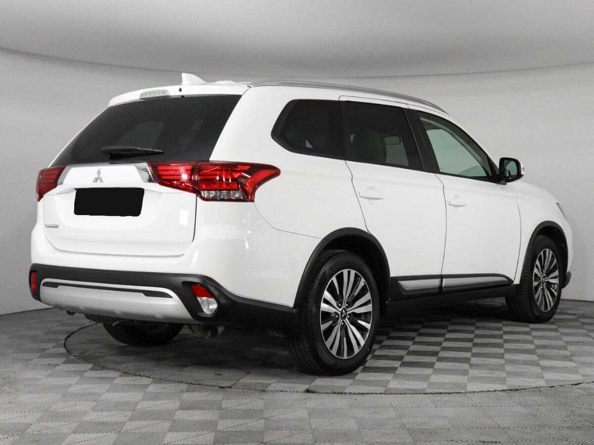 Mitsubishi Outlander с пробегом — 2021 год. Фото: #4