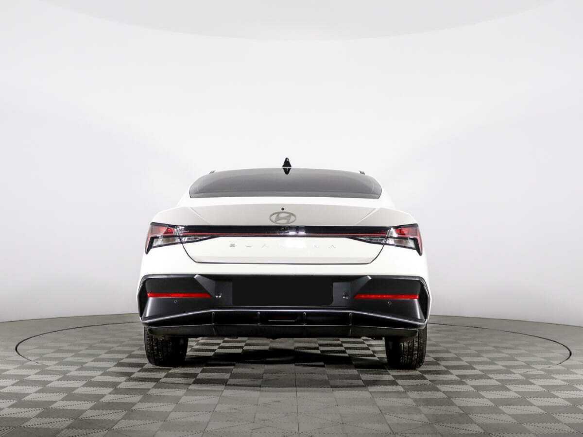 Hyundai Elantra с пробегом — 2024 год. Фото: #5