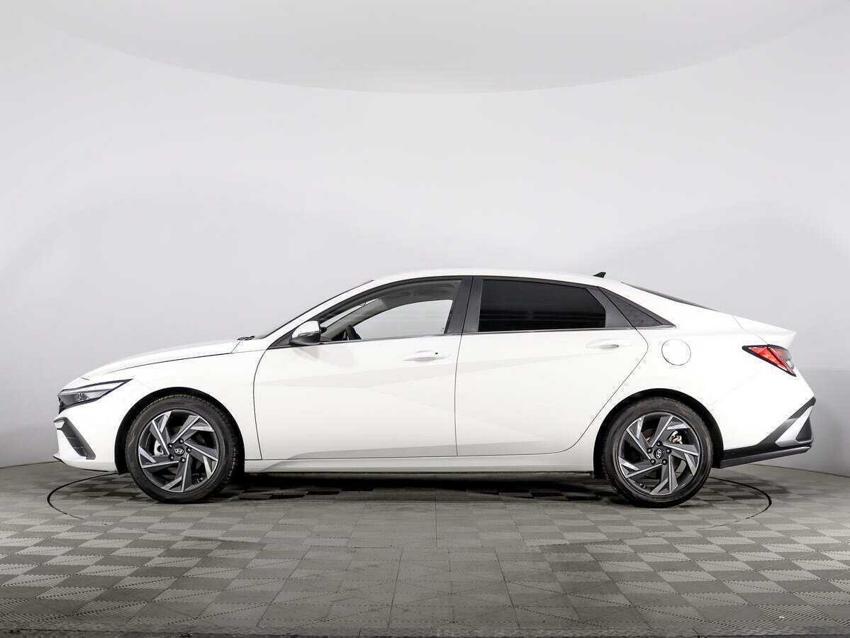 Hyundai Elantra с пробегом — 2024 год. Фото: #7