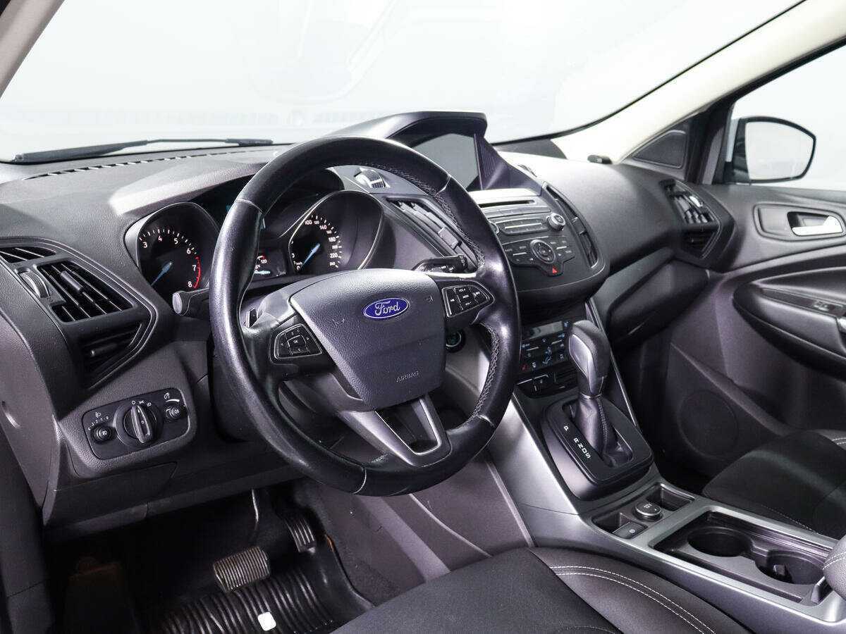 Ford Kuga с пробегом — 2017 год. Фото: #11