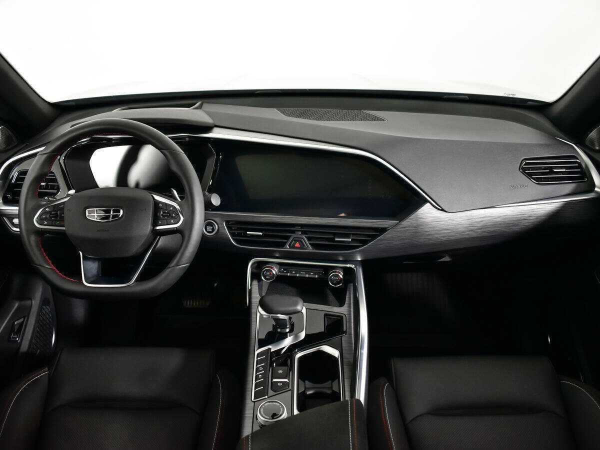 Geely Tugella с пробегом — 2023 год. Фото: #9