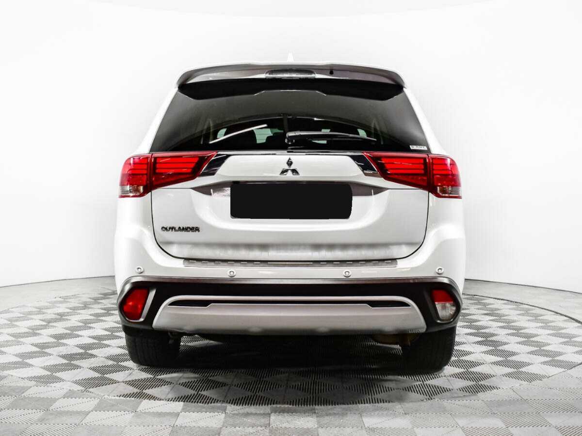 Mitsubishi Outlander с пробегом — 2021 год. Фото: #5