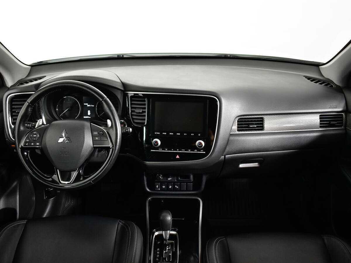 Mitsubishi Outlander с пробегом — 2021 год. Фото: #11