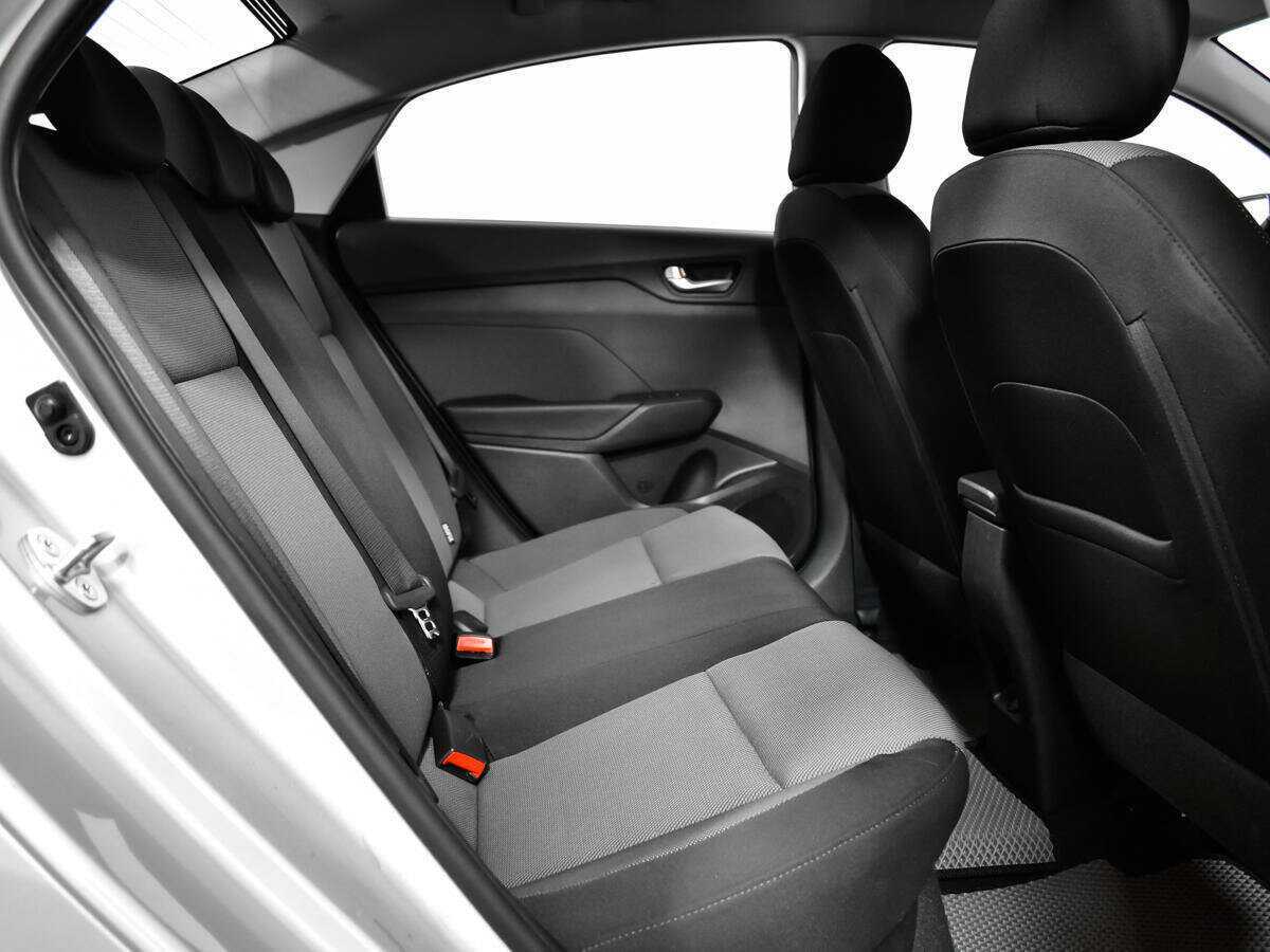 Hyundai Solaris с пробегом — 2021 год. Фото: #9