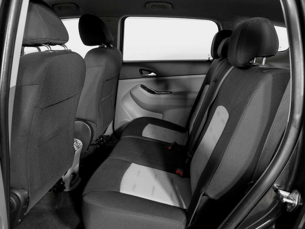 Chevrolet Orlando с пробегом — 2014 год. Фото: #9