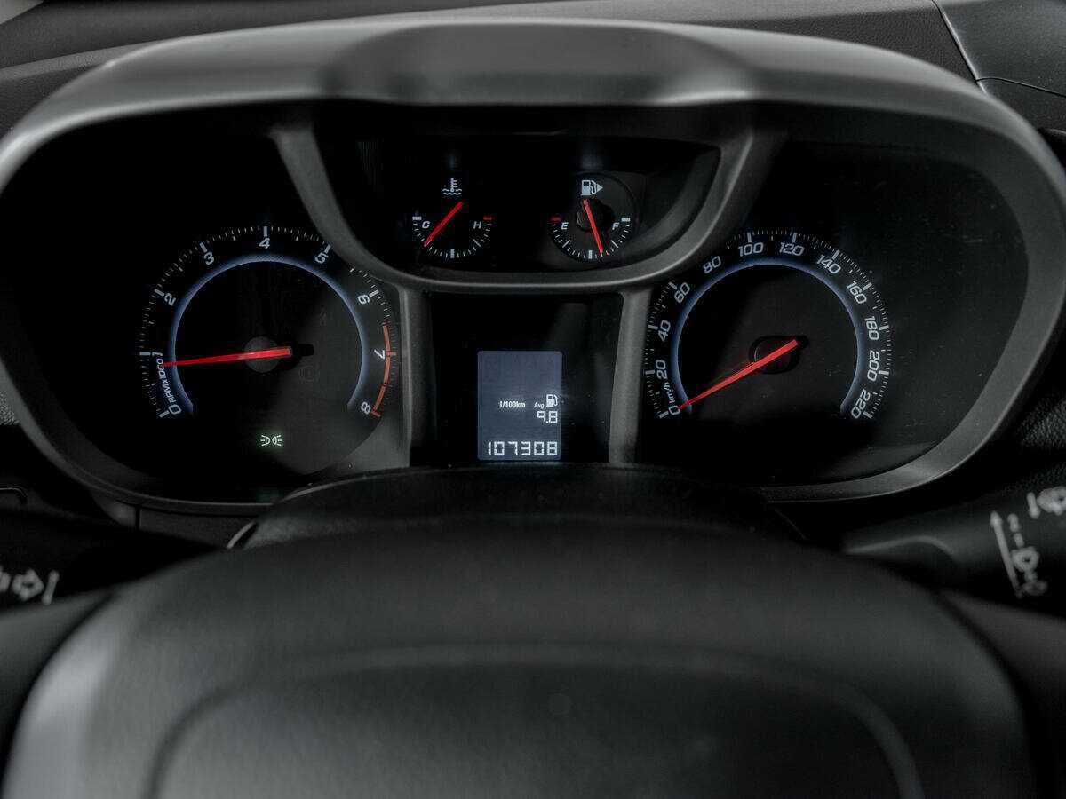 Chevrolet Orlando с пробегом — 2014 год. Фото: #10