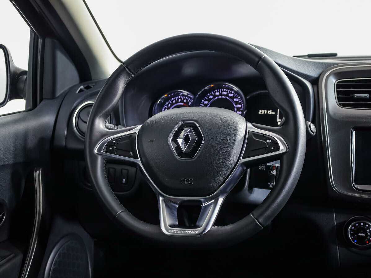 Renault Sandero с пробегом — 2020 год. Фото: #9
